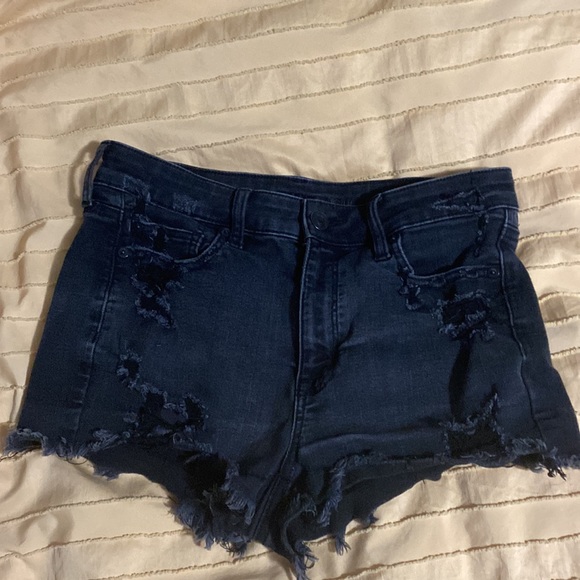 American Eagle Black Stretch Denim Hi Rise Shortie Shorts 8 - 1.5 in inseam - Picture 2 of 4